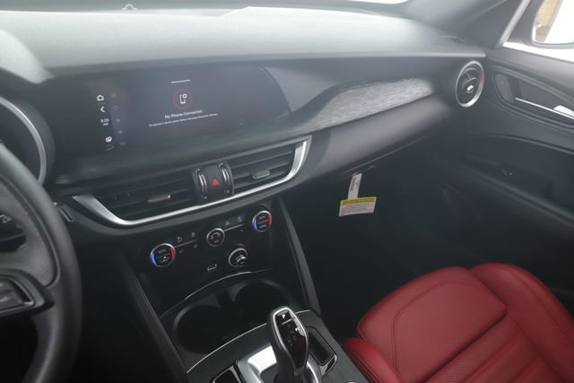 Used 2024 Alfa Romeo Stelvio Sprint AWD/4WD image 26