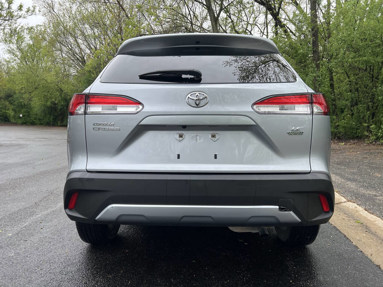 Used 2022 Toyota Corolla Cross LE FWD image 4