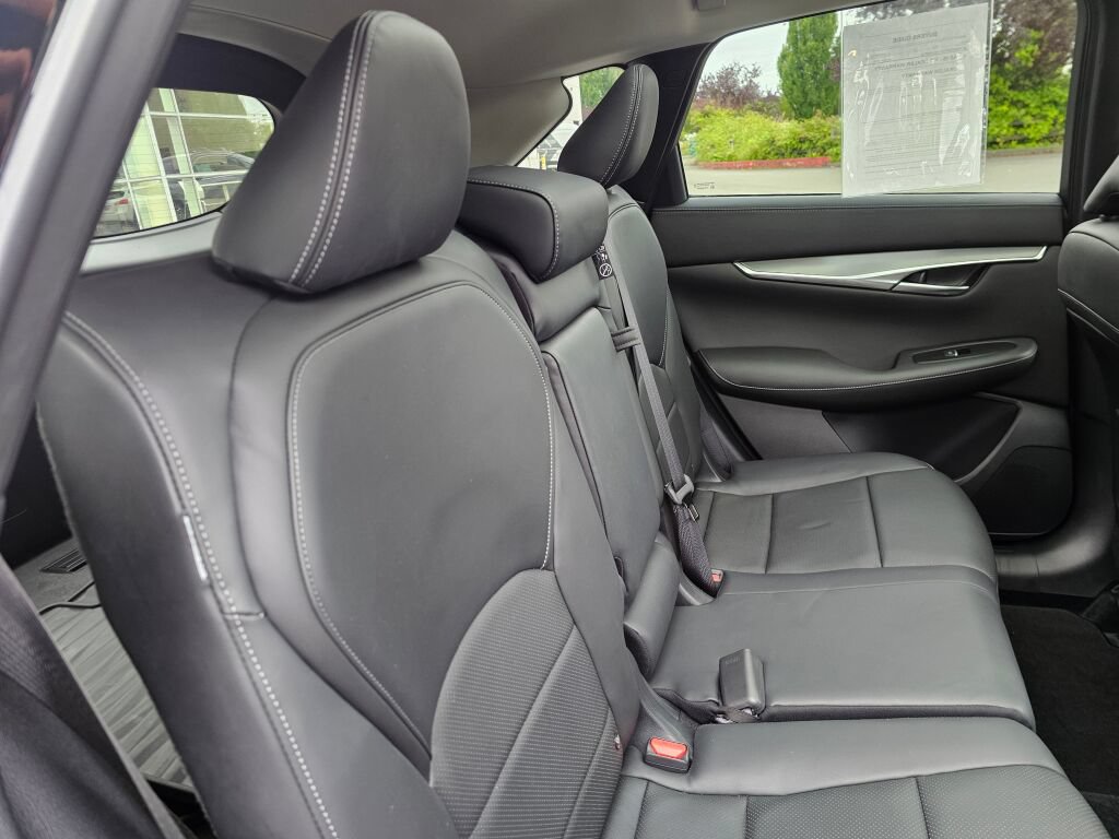 Used 2024 INFINITI QX50 Luxe AWD/4WD image 16