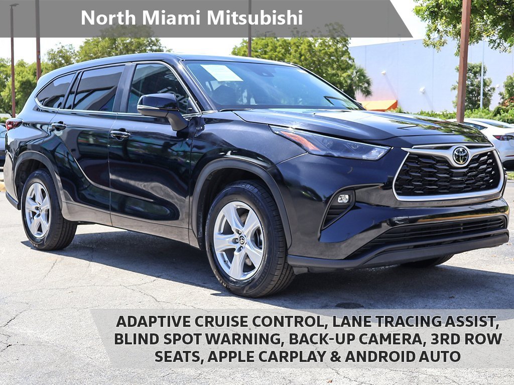 Used 2024 Toyota Highlander LE image 1