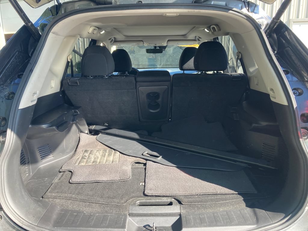 Used 2019 Nissan Rogue SV w/ Sun & Sound Touring Package AWD/4WD image 27