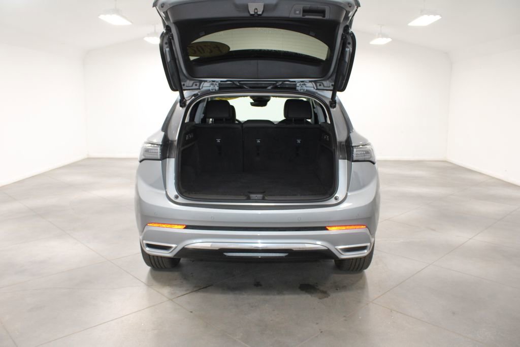 Used 2024 Buick Envision Avenir image 16