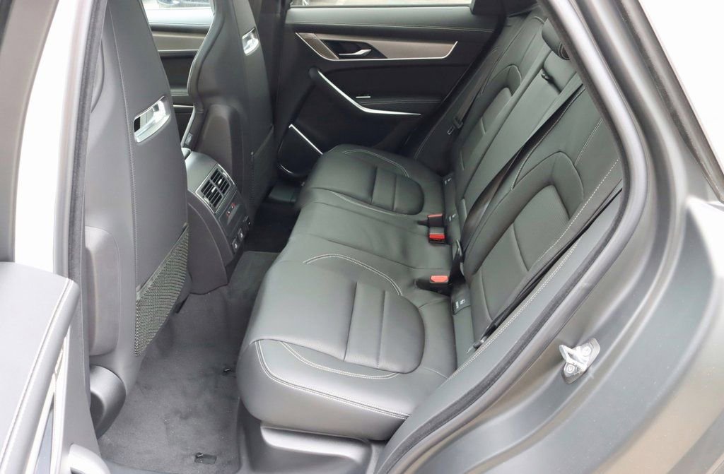 Used 2026 Jaguar F-PACE R-Dynamic S image 32