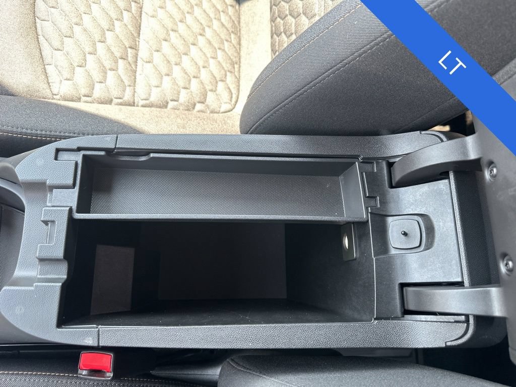 Used 2020 Chevrolet Equinox LT w/ Driver Convenience Package FWD image 19