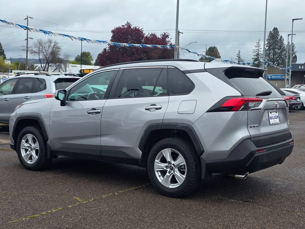 Used 2021 Toyota RAV4 XLE w/ XLE Grade Weather Package AWD/4WD image 28