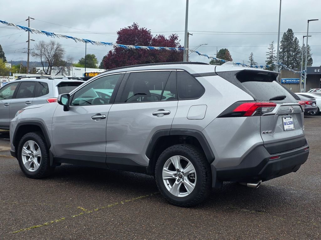 Used 2021 Toyota RAV4 XLE w/ XLE Grade Weather Package image 28