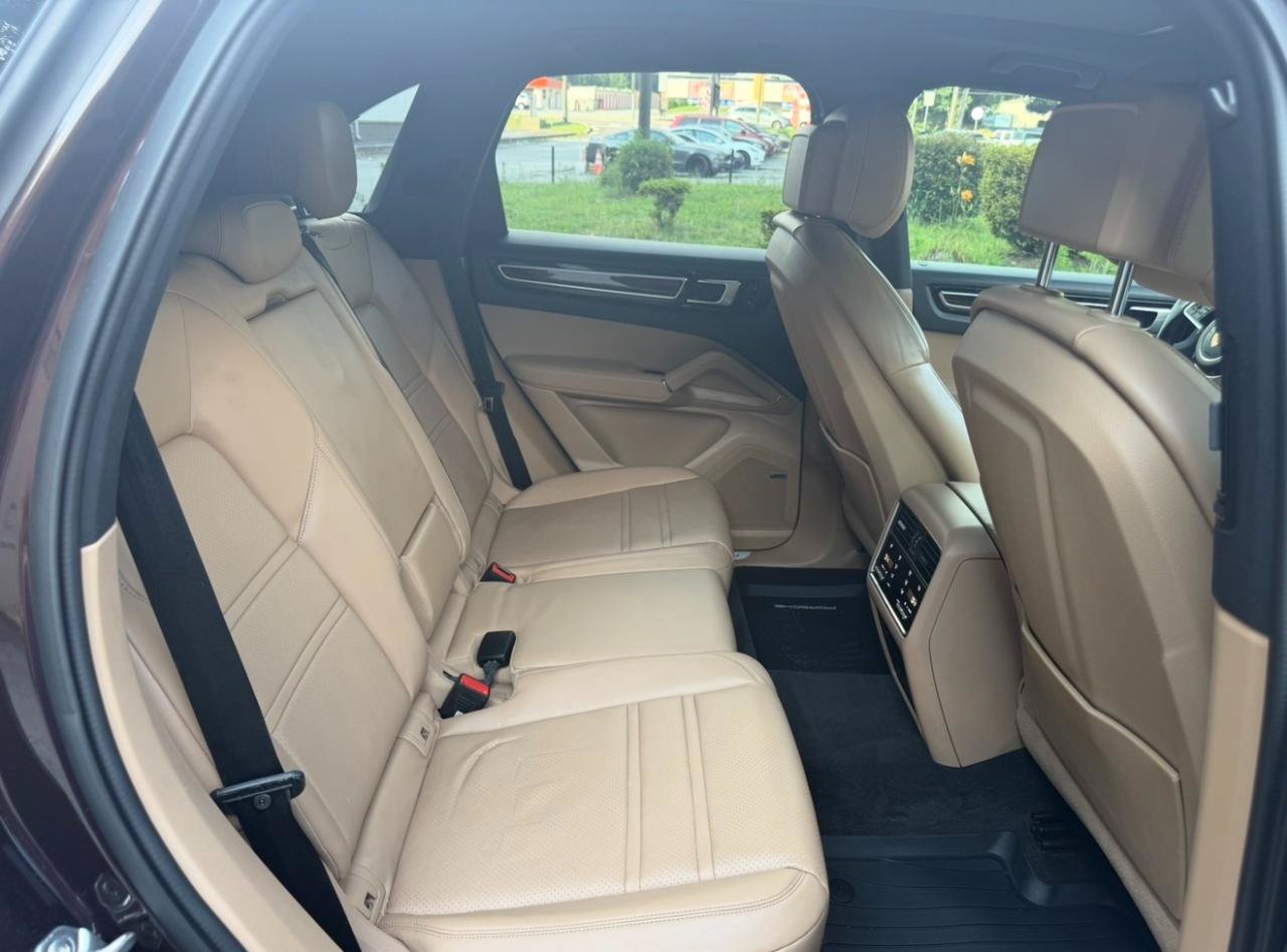 Used 2019 Porsche Cayenne AWD/4WD image 26