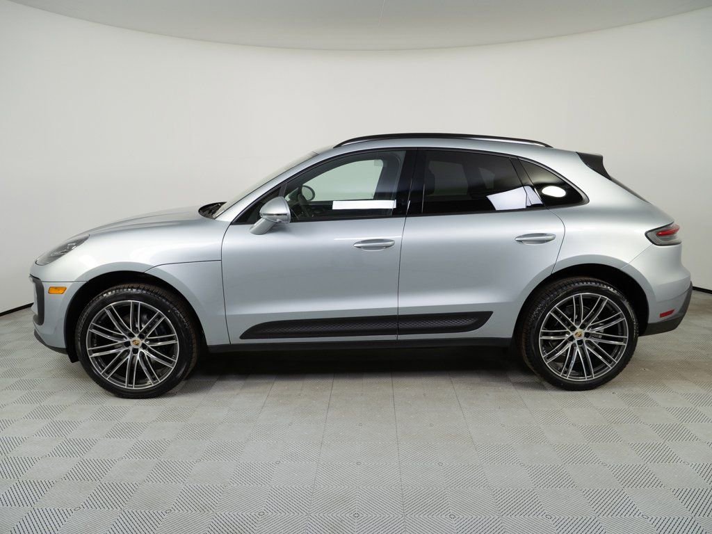 Certified 2026 Porsche Macan AWD/4WD image 2