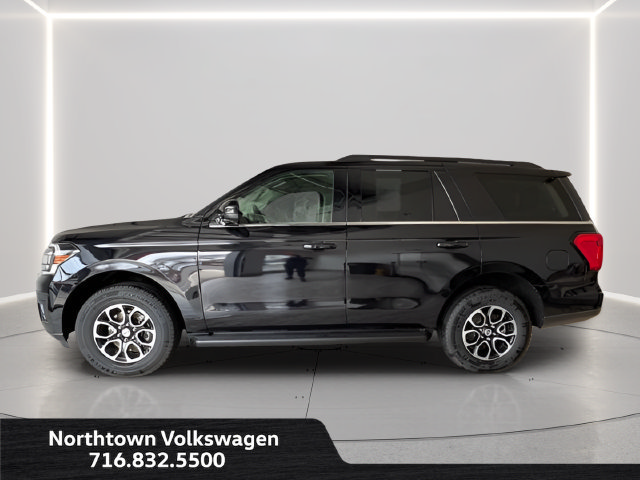 Used 2024 Ford Expedition XLT AWD/4WD image 2