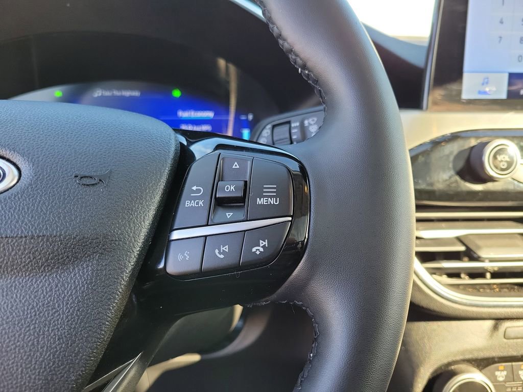 Certified 2022 Ford Escape Titanium w/ Class II Trailer Tow Package image 24