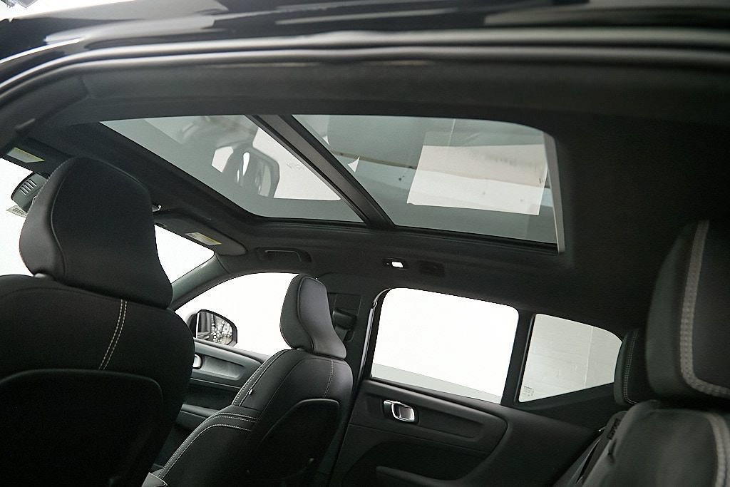 Certified 2023 Volvo XC40 Recharge Plus w/ Protection Package Premier AWD/4WD image 21