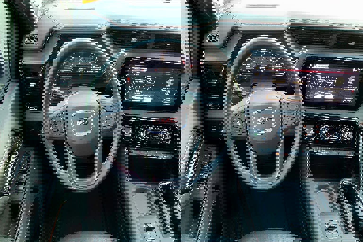 Used 2025 GMC Sierra 2500 AT4 w/ AT4 Premium Plus Package image 5