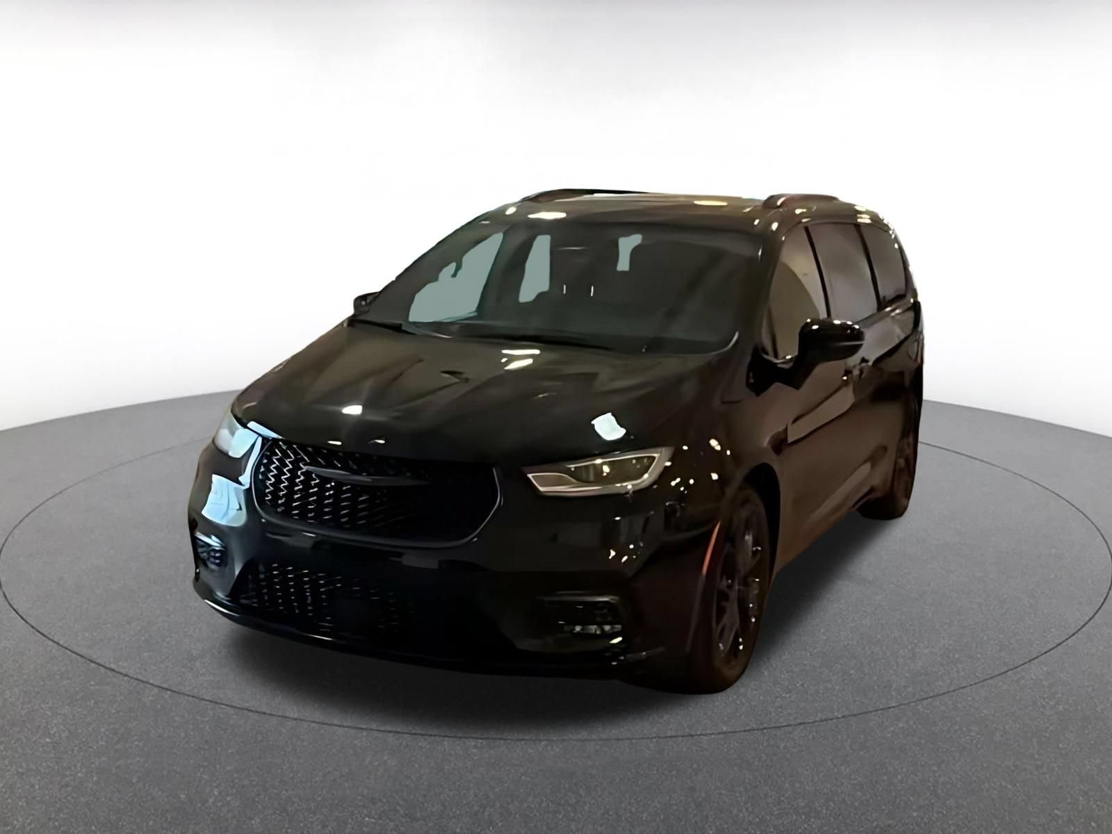 Used 2025 Chrysler Pacifica Limited FWD image 3