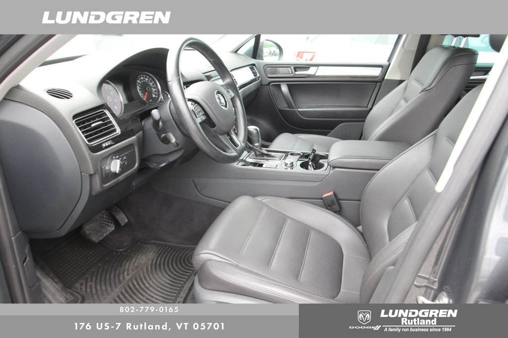 Used 2013 Volkswagen Touareg Sport AWD/4WD image 27