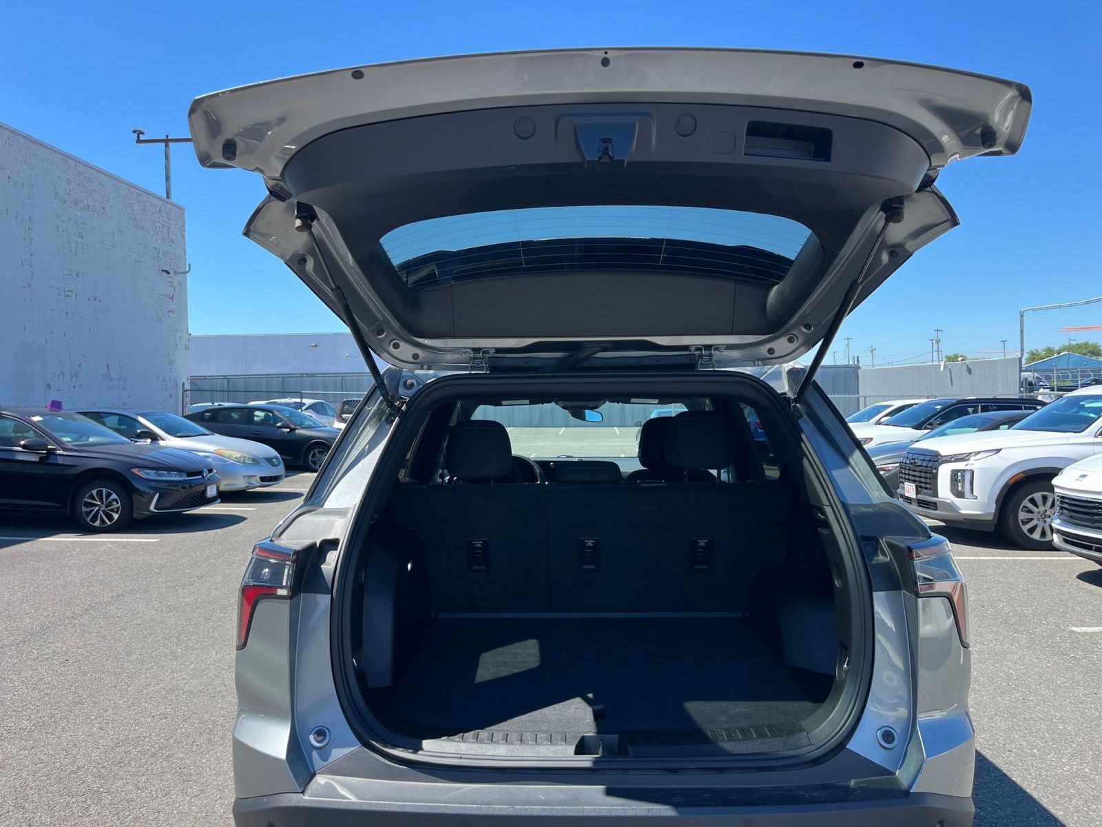 Used 2025 Chevrolet Equinox LT FWD image 31
