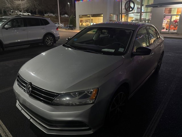 Used 2016 Volkswagen Jetta SE image 9