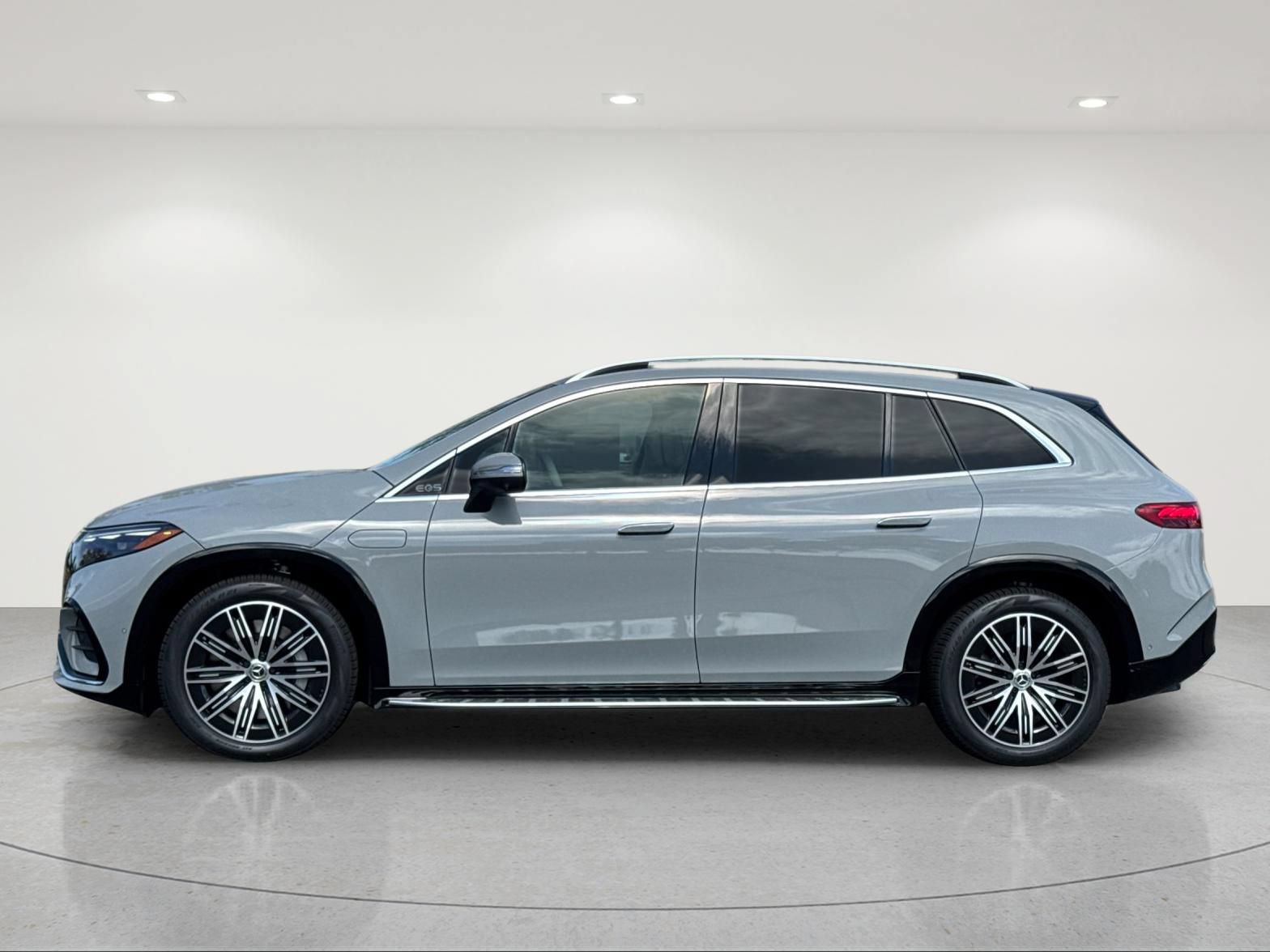 New 2026 Mercedes-Benz EQS 400 4MATIC SUV image 3