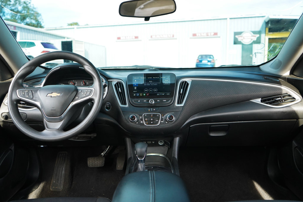 Used 2022 Chevrolet Malibu LT FWD image 10