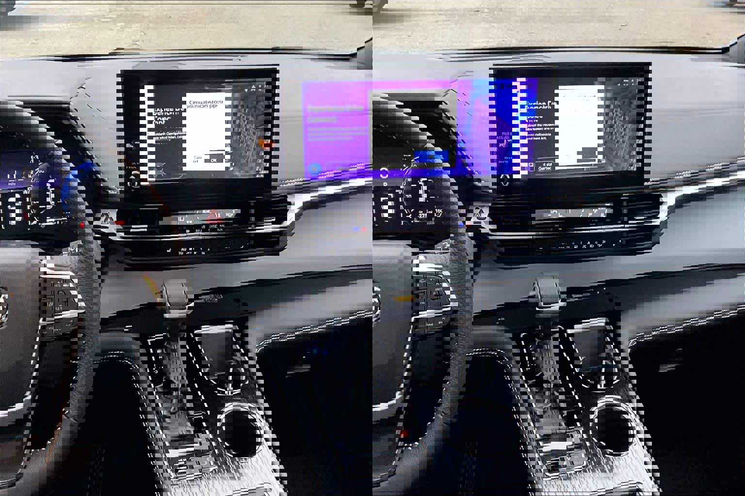 Used 2025 Toyota Sienna XSE w/ XSE Plus Package image 7