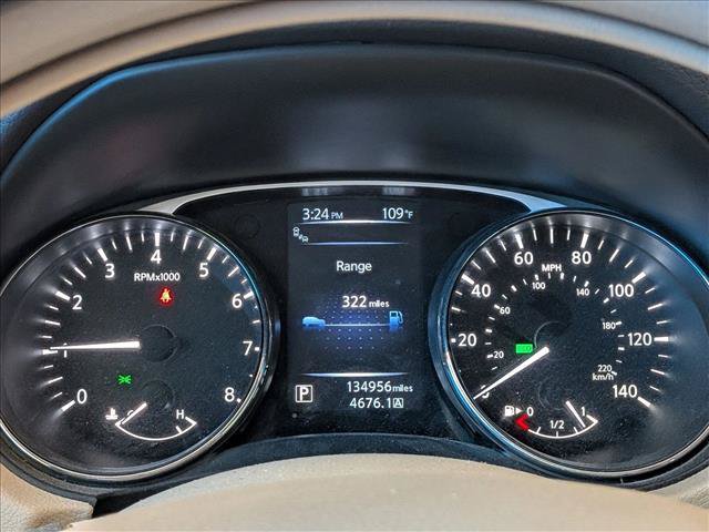 Used 2015 Nissan Rogue SV w/ SV Premium Package FWD image 10