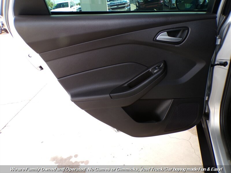 Used 2014 Ford Focus SE FWD image 16