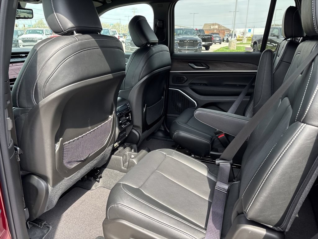 New 2026 Jeep Grand Cherokee L Limited AWD/4WD image 9