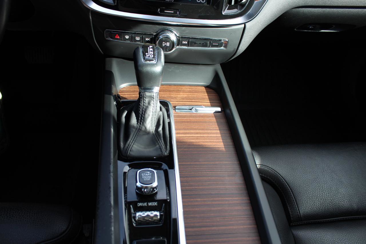 Used 2020 Volvo V60 T5 Cross Country image 49