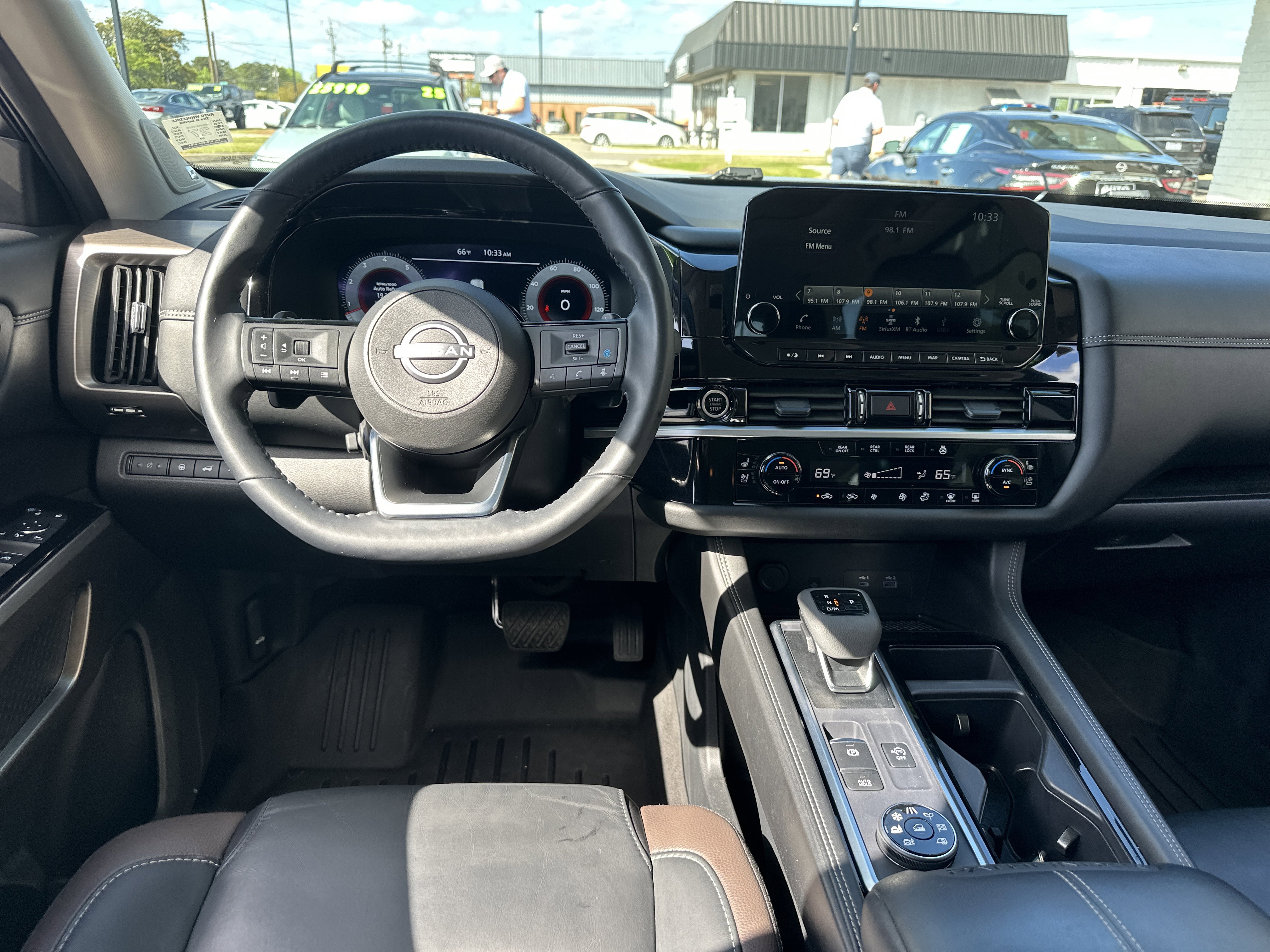 Used 2024 Nissan Pathfinder Platinum AWD/4WD image 15