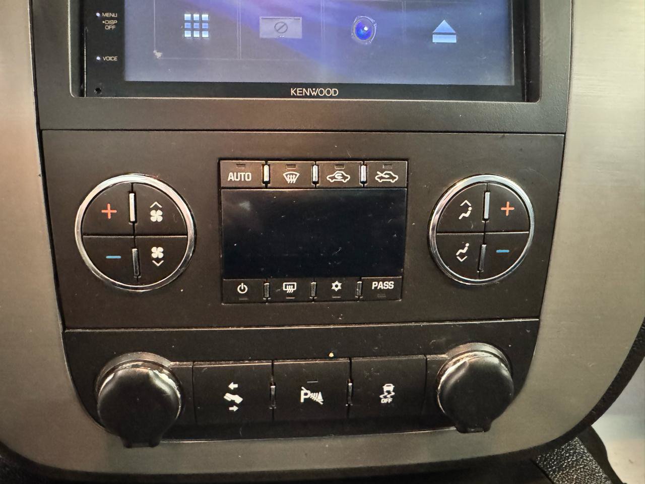 Used 2014 Chevrolet Silverado 2500 LTZ w/ LTZ Plus Package AWD/4WD image 18