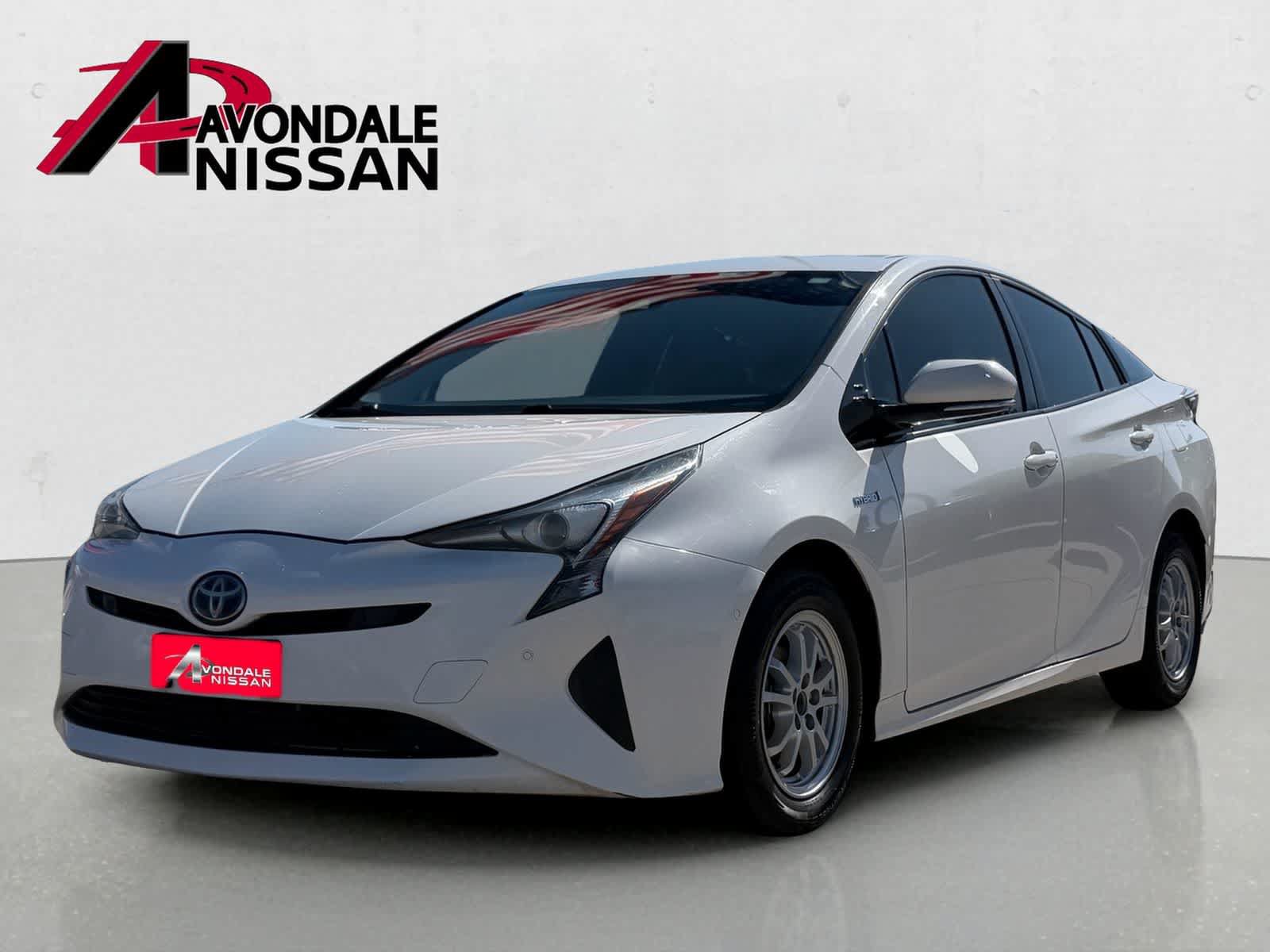 Used 2018 Toyota Prius Three FWD image 2