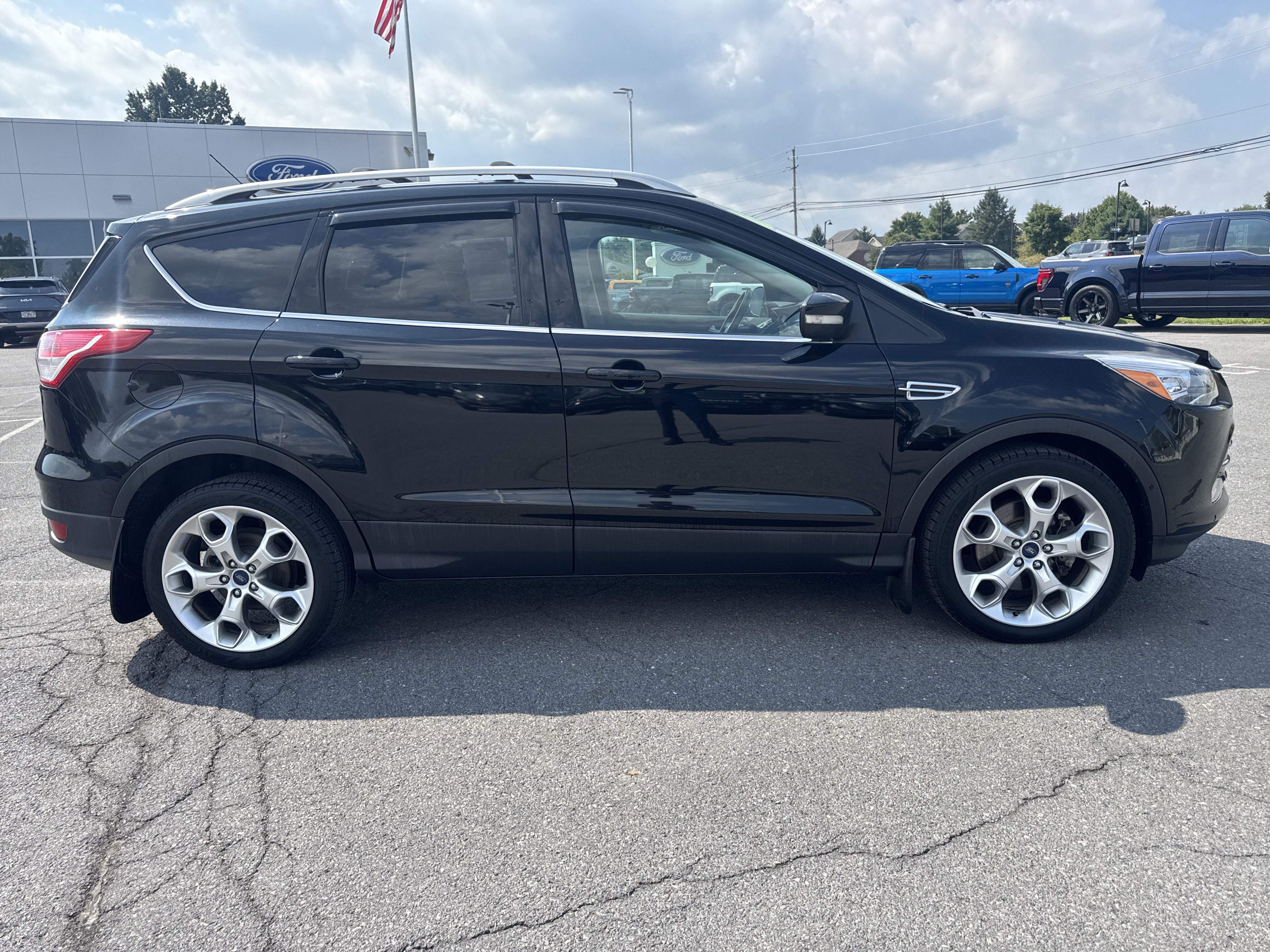 Used 2016 Ford Escape Titanium w/ Equipment Group 301A AWD/4WD video 2