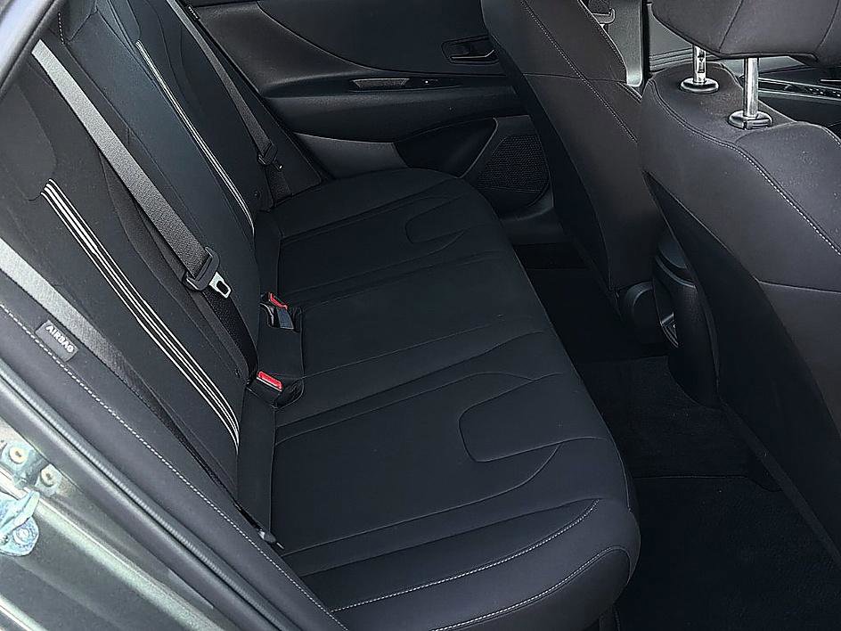 Certified 2025 Hyundai Elantra SEL image 20