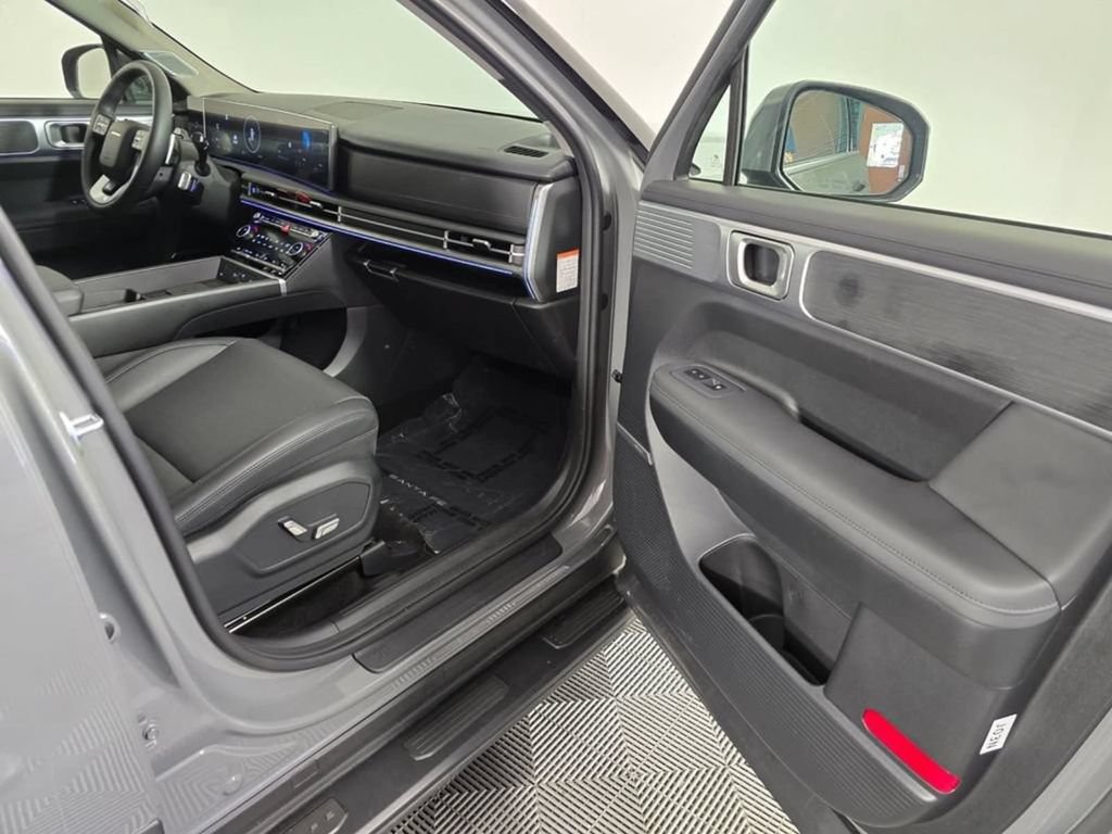 Used 2026 Hyundai Santa Fe Limited AWD/4WD image 12