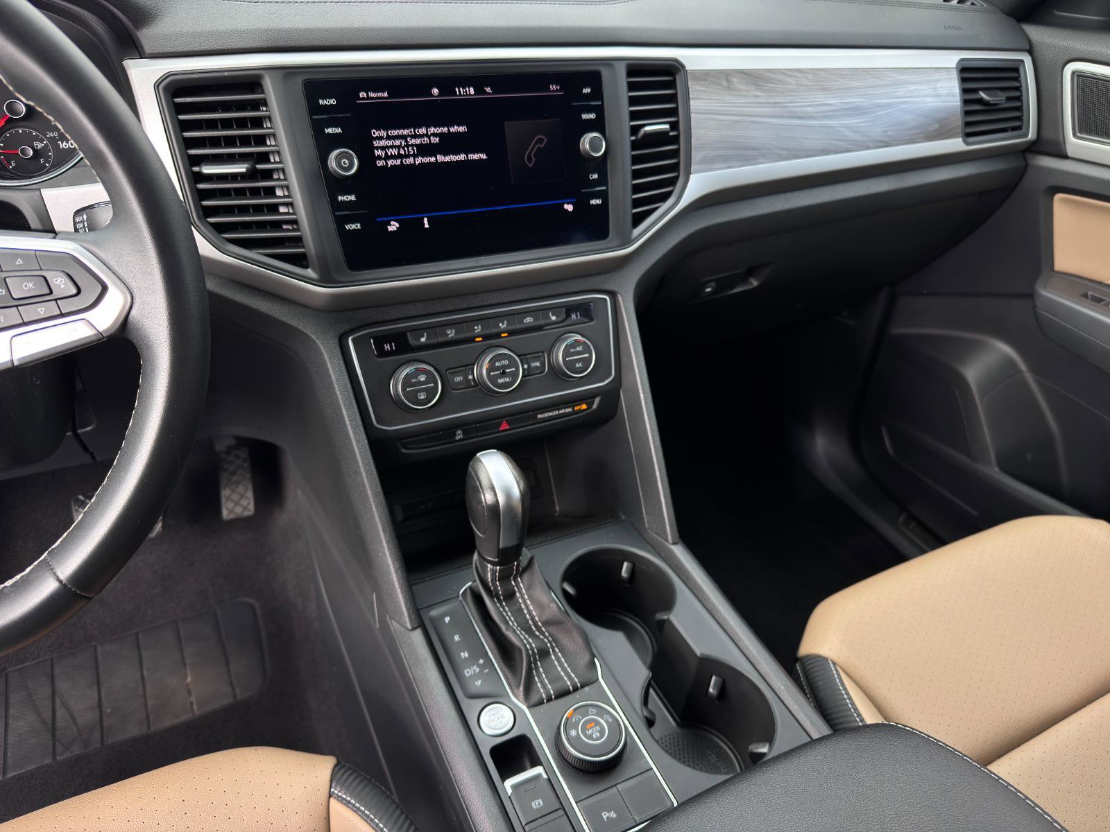 Used 2021 Volkswagen Atlas Cross Sport SE image 19