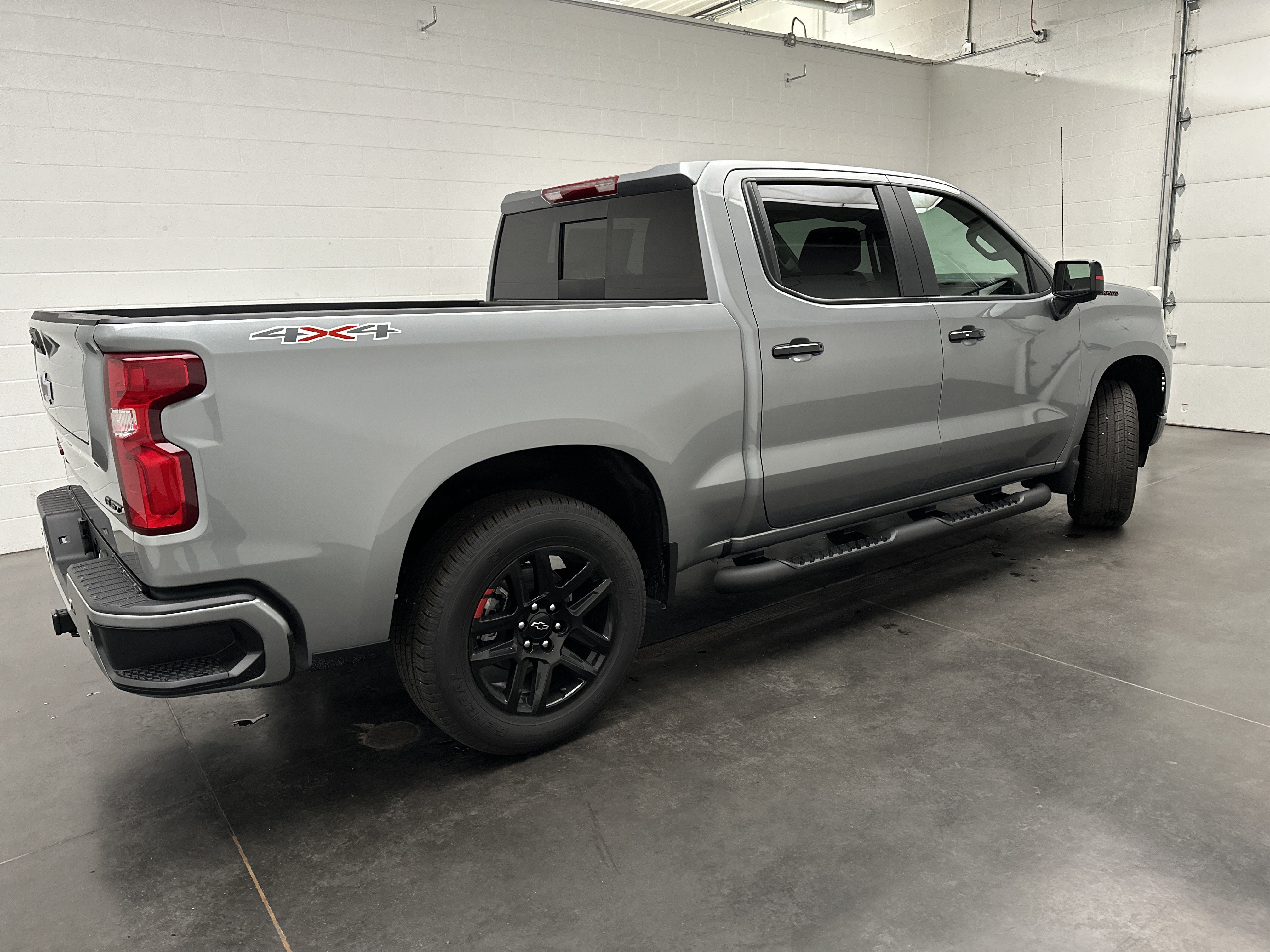 New 2026 Chevrolet Silverado 1500 RST w/ Redline Edition AWD/4WD image 11