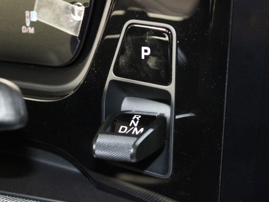 Certified 2026 Porsche Cayenne Coupe image 25