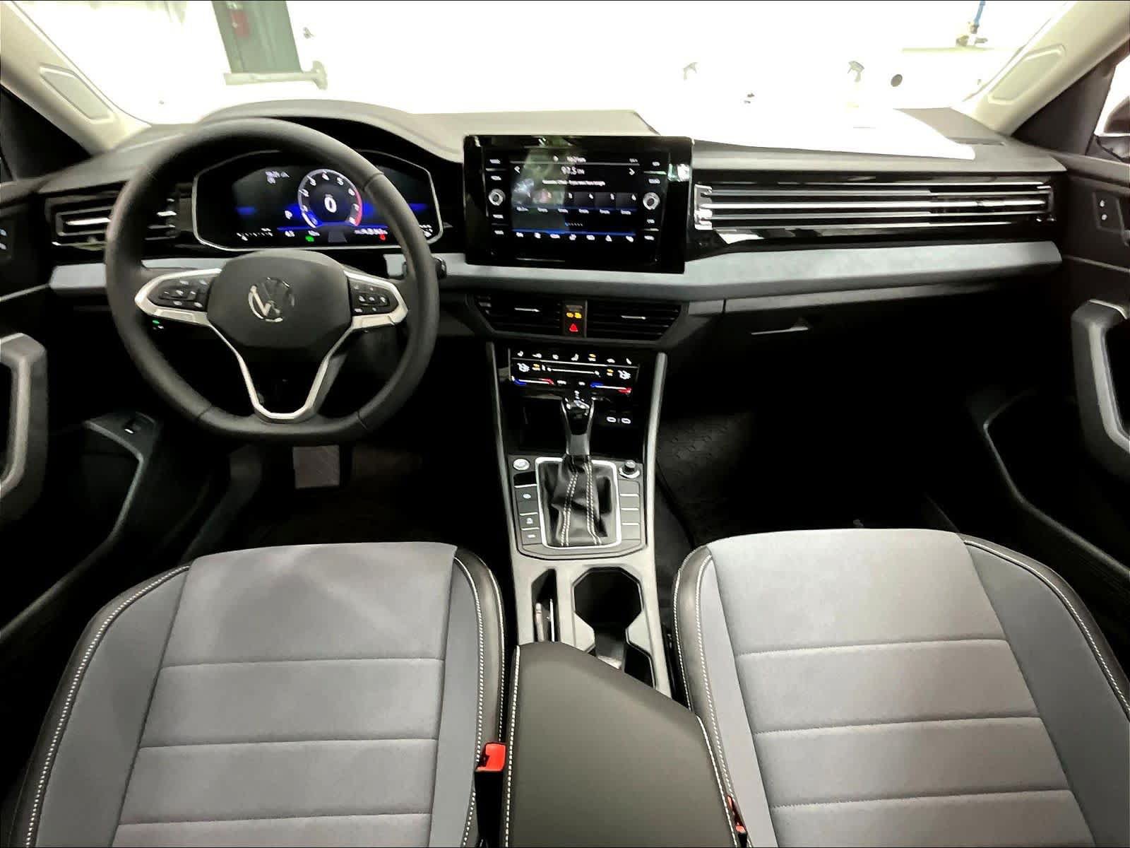 New 2026 Volkswagen Jetta SE FWD image 5