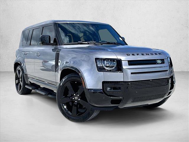 Used 2024 Land Rover Defender 110 SE image 12