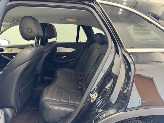 Used 2022 Mercedes-Benz GLC 300 image 19
