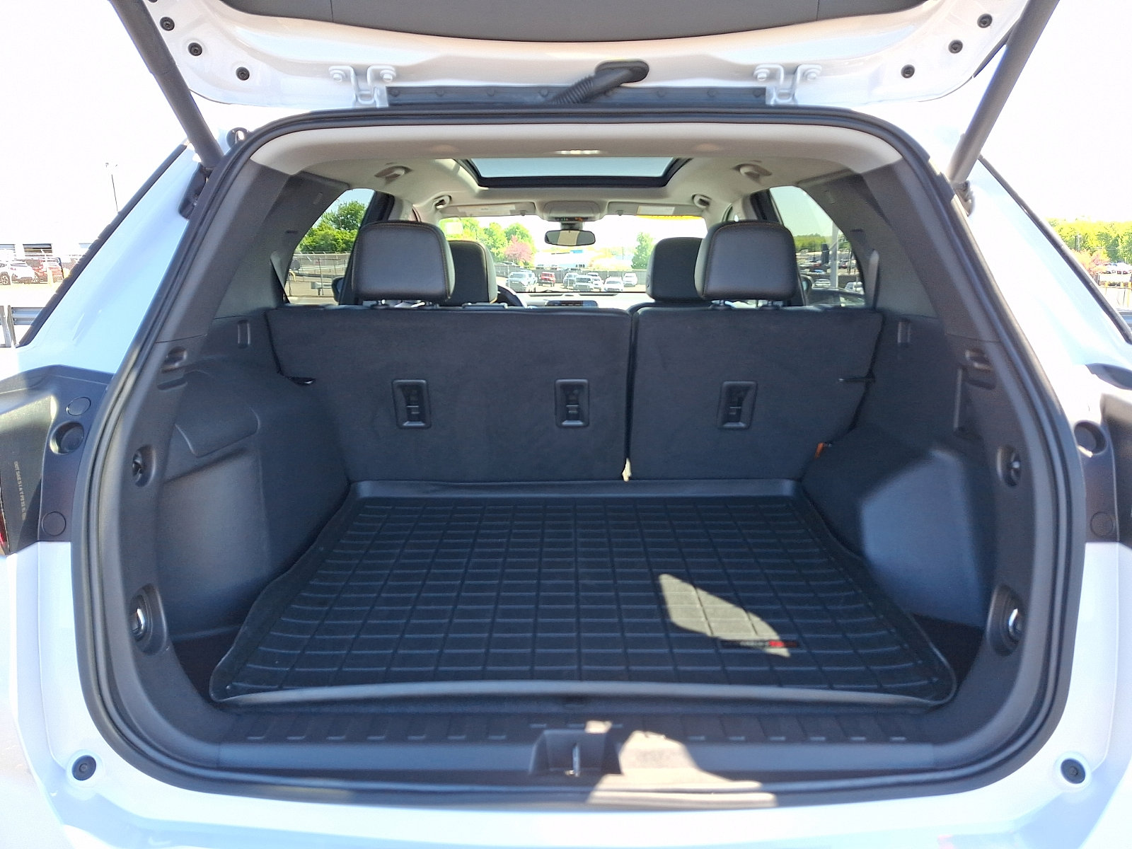 Certified 2024 Chevrolet Equinox Premier AWD/4WD image 32