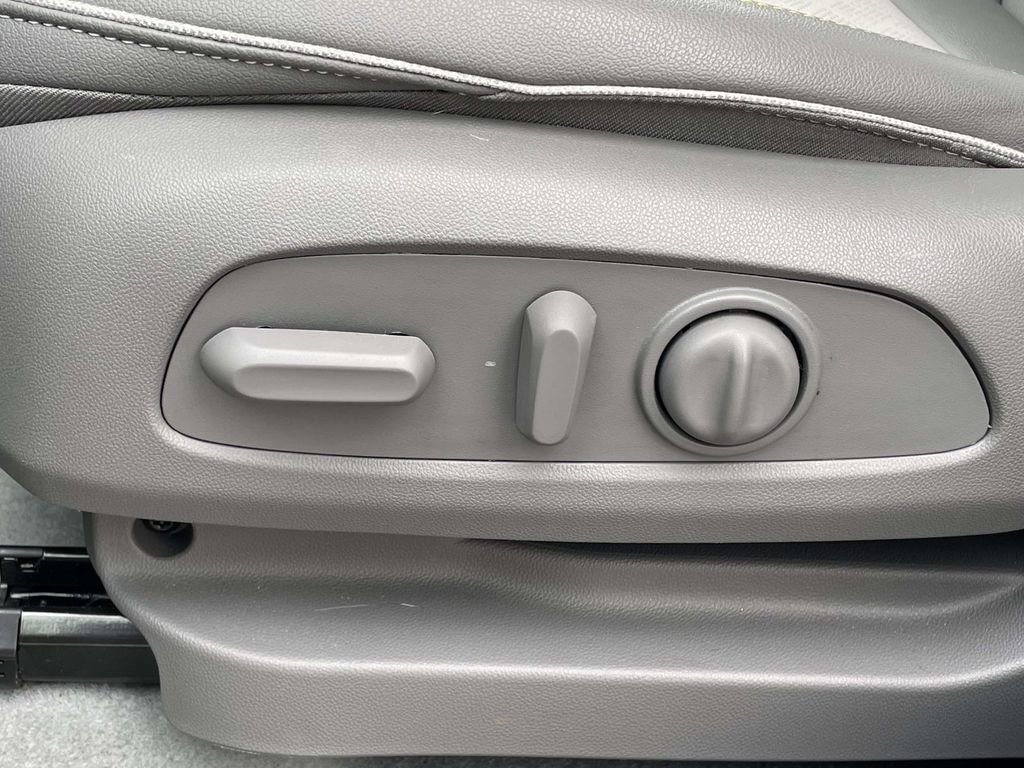 Used 2023 Chevrolet Bolt EUV Premier w/ Super Cruise Package image 7