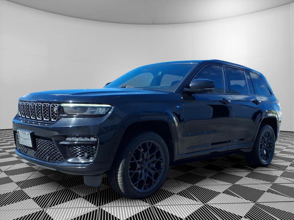 Certified 2023 Jeep Grand Cherokee Summit AWD/4WD image 26
