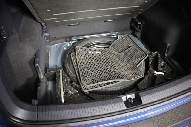 Used 2020 Volkswagen Tiguan SE w/ Panoramic Sunroof Package image 57