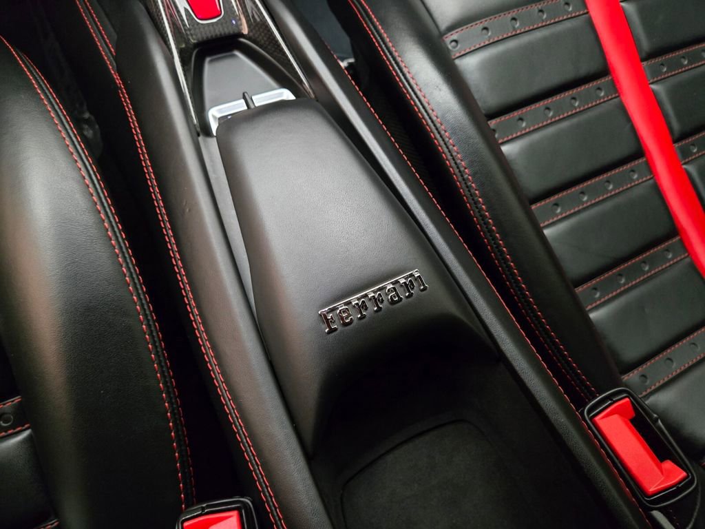 Used 2020 Ferrari F8 Tributo image 39
