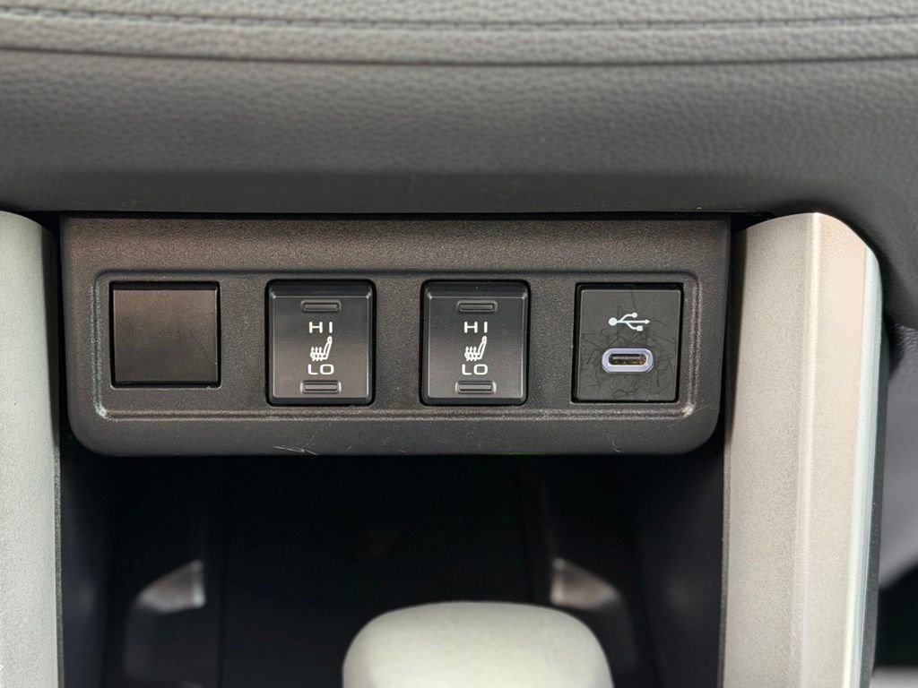 Used 2025 Toyota Corolla Cross XLE AWD/4WD image 18