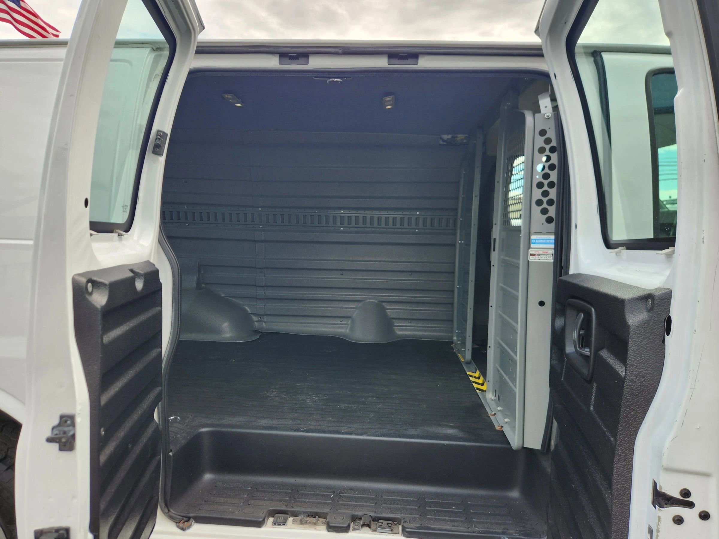 Used 2016 Chevrolet Express 2500 image 38