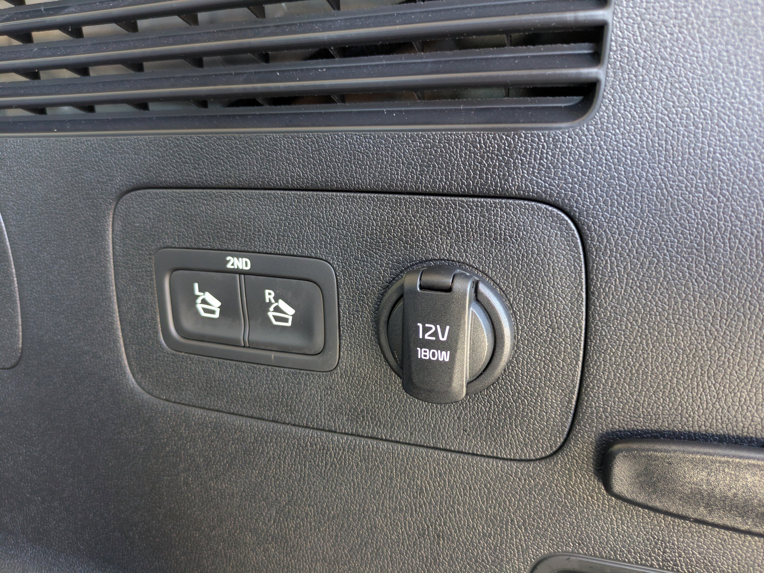 Certified 2025 Kia Sorento S image 15