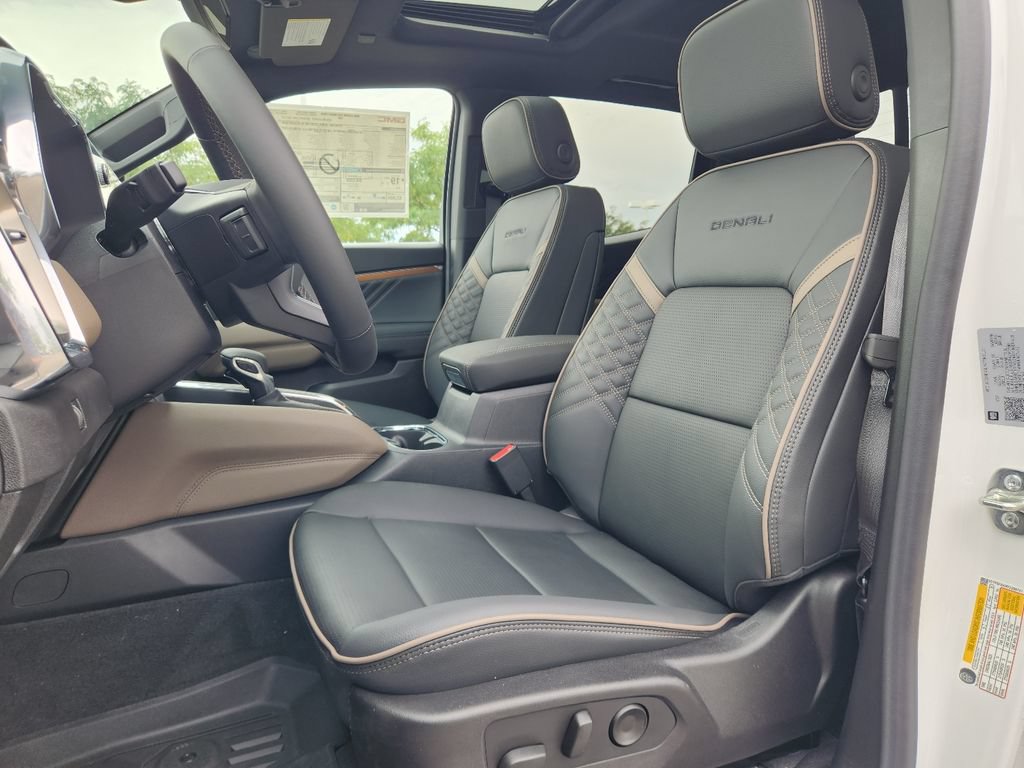 New 2026 GMC Canyon Denali AWD/4WD image 3