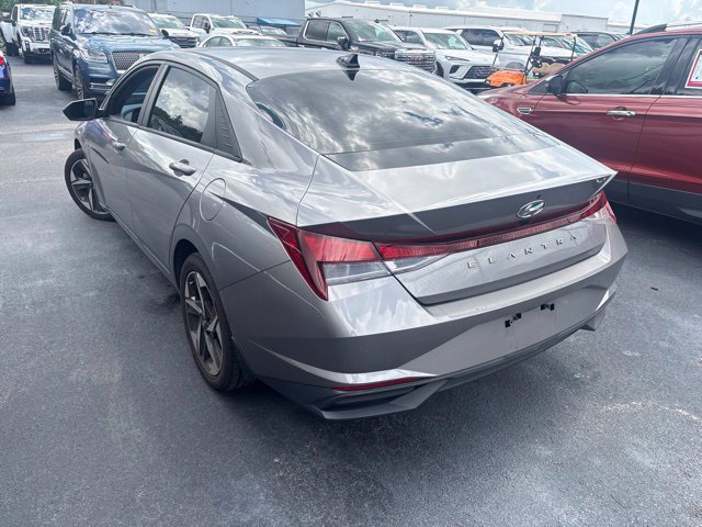 Used 2023 Hyundai Elantra SEL w/ Convenience Package FWD image 7
