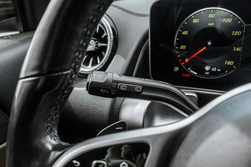 Used 2021 Mercedes-Benz GLB 250 GLB 250 image 23